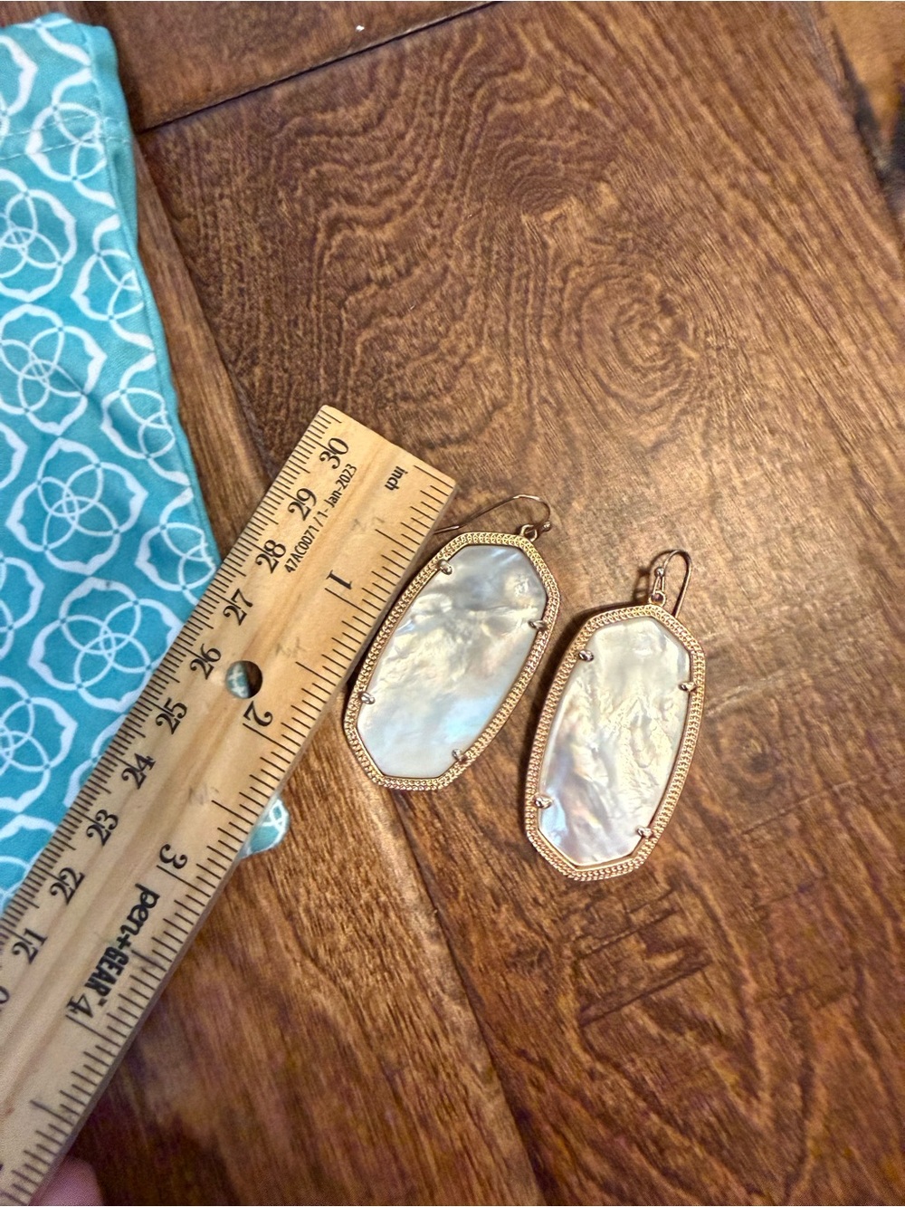 Kendra Scott gold and pearl earrings - Picture 4 of 4